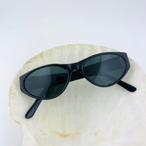 Authentic Vintage 90s Black Cat Eye Oval Sunglasses