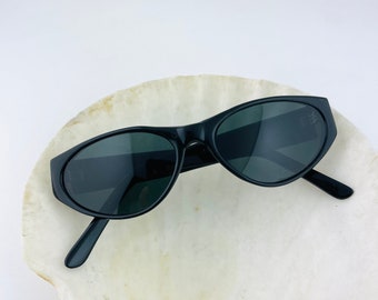 Authentic Vintage 90s Black Cat Eye Oval Sunglasses