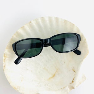 True Vintage 90s Slim Black Rectangle Sunglasses