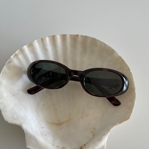Authentic Vintage 90s Slim Tortoise Oval Sunglasses