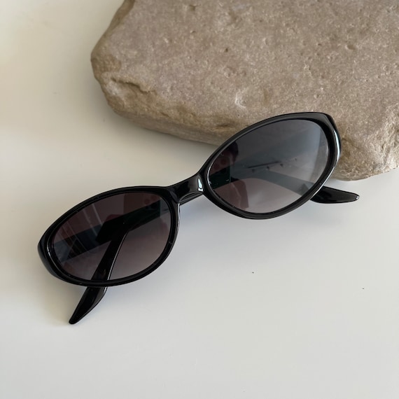 Authenitc Vintage 90s Mini Black Oval Sunglasses … Gem