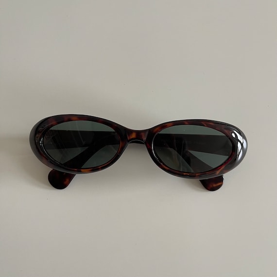 Authentic Vintage 90s Tortoise Oval Sunglasses - Etsy display picture 3