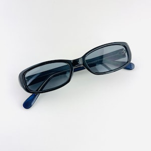 True Vintage 90s Slim Black Blue Rectangle Sunglasses with transparent grey lens