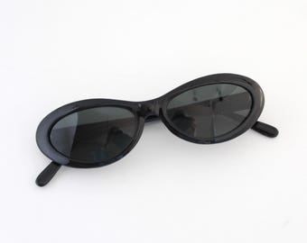 Vintage 90s Slim Black Oval Cat Eye Sunglasses