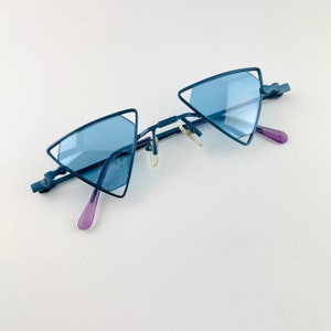 True Vintage Y2K  Wire Blue Lens Triangle Sunglasses