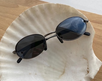 Vintage Silver Metal Frame Oval Sunglasses with Grey Mirror Lens