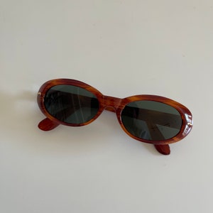 True Vintage 90s Circular Brown Oval Sunglasses with Gold Detailing