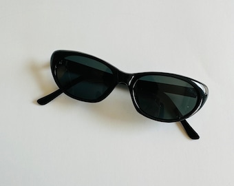 Vintage 90s Black Cat-Eye Sunglasses