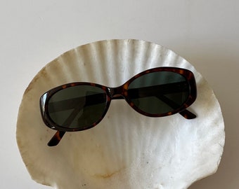 Authentic Vintage 90s  Tortoise Oval Sunglasses