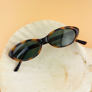 Authentic Vintage 90s Slim Brown Cat-Eye Sunglasses