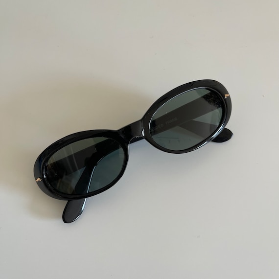 True Vintage 90s Circular Black Oval Sunglasses w… - image 1