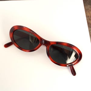 Authentic Vintage 90s Red Tortoise Shell Oval Cat Eye Sunglasses