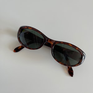Authentic Vintage 90s Tortoise Square Sunglasses