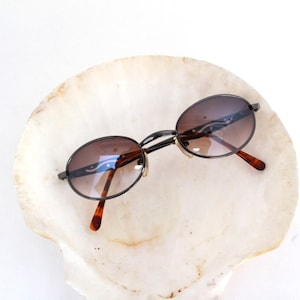 Vintage Slim Silver Metal Frame Oval Sunglasses with Mirror Lens