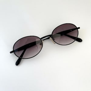 Vintage Black Metal  Oval Sunglasses with Grey Lens