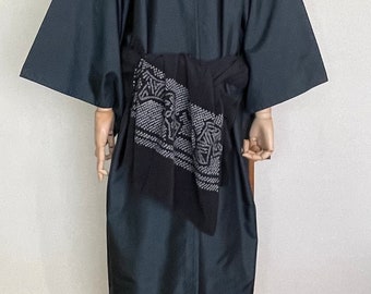 M21-15 Vintage Mens Oshima Tsumugi Kimono /// Men Silk