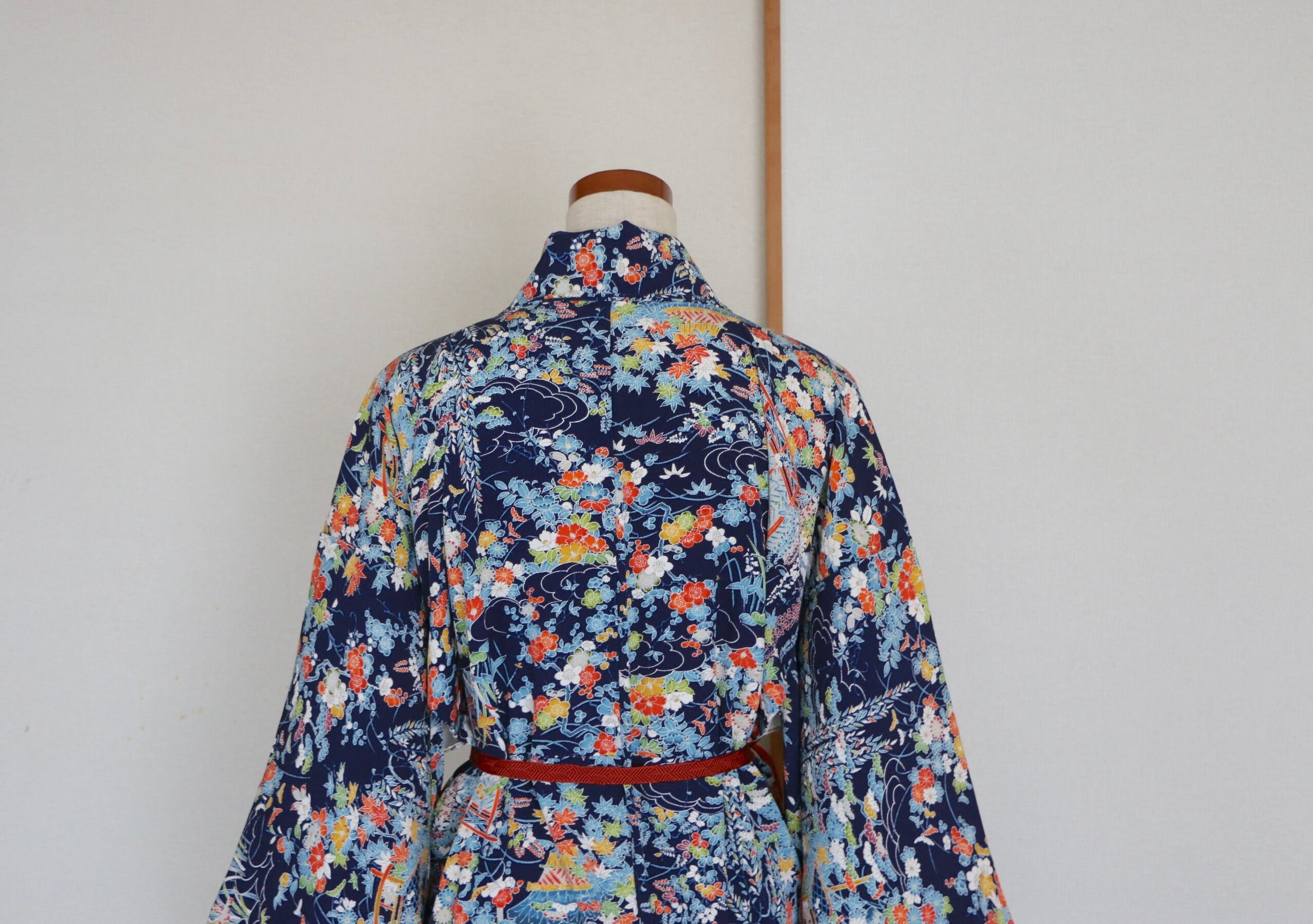 KW-207 Vintage Chirimen Kimono /// Hight Quality Blue KW-207 Vintage Chirimen Kimono /// Hight Quality Blue