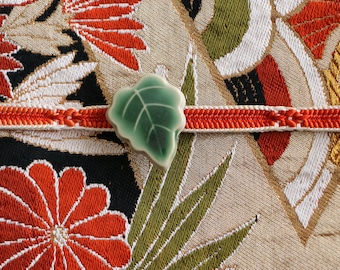 OBD-01 Obi-Kuppel /// Handgefertigter Porzellan Obi-Dome, Obidome, Blatt Obidome, Kimono Accessoire, Kimono Brosche, Grüner Blatt Obidom