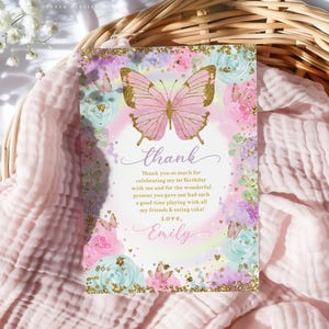 Carte de faveur modifiable d'anniversaire de papillon Papillon Papillon floral lunatique Jardin de papillons floral Téléchargement instantané Corjl modifiable