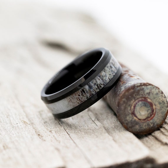 Tungsten 8 mm Beveled Band with Velvet Antler Wood Inlay Tungsten 8 mm Beveled Band with Velvet Antler Wood Inlay