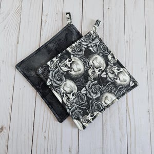 Gothic Halloween Skulls & Roses Potholder Set of 2 | Handmade Quilted Hot Pads | Gothic Kitchen Gift