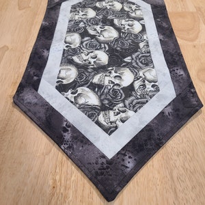 Gothic Skull & Roses Mini Table Runner | Halloween Whimsigoth Décor | Dark Romantic Centerpiece | Gothic Gift