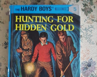 Vintage The Hardy Boys -   Hunting for Hidden Gold #5 -  By Franklin W. Dixon -Boy's Reading
