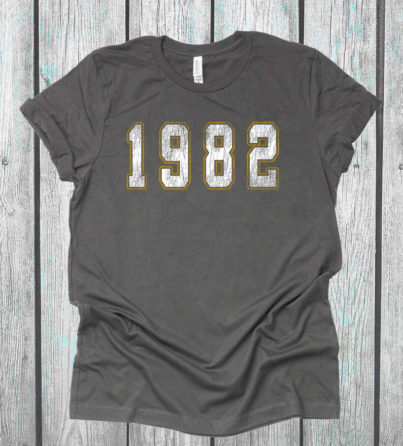 1982 Vintage 43rd Birthday Shirt For Men - Retro Birthday Gift Tee, Customizable Year & Color