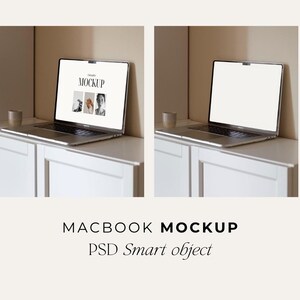 Peut inclure: Maquette d'ordinateur portable MacBook argenté avec un écran noir affichant une maquette de site web. L'ordinateur portable est posé sur une surface blanche avec une petite tasse en céramique à gauche. Le texte "MACBOOK MOCKUP" et "PSD Smart object" est en bas.