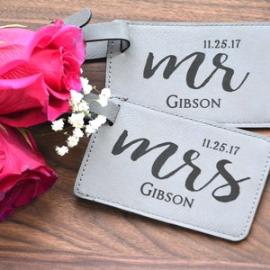 Mr and Mrs Luggage Tags, Couples Engagement Gift Bride and Groom Gift, Honeymoon Gift Personalized Wedding Favor, Personalized Wedding Gift