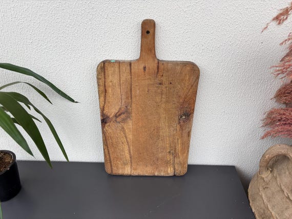 Vintage Turkish Wooden Cutting Board – Handmade Anatolian Kitchen Decor