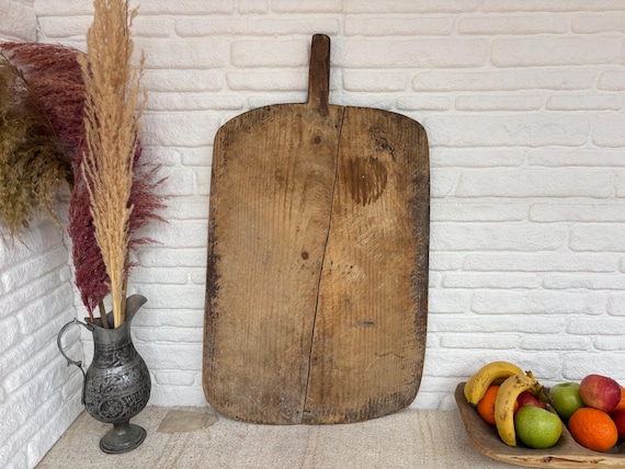 Vintage Wooden Bread Board: Rustic Farmhouse Kitchen Decor