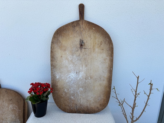 Vintage Turkish Wooden Cutting Board – Handmade Anatolian Kitchen Decor