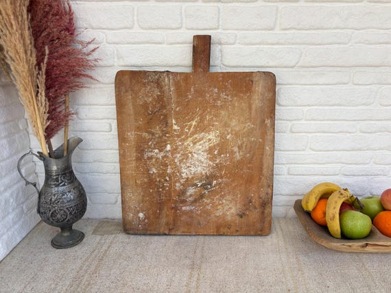 Vintage Turkish Wooden Cutting Board – Handmade Anatolian Kitchen Decor