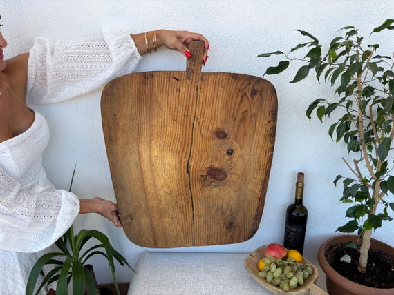 Vintage Turkish Wooden Cutting Board – Handmade Anatolian Kitchen Decor