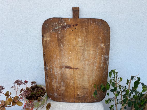 Vintage Turkish Wooden Cutting Board – Handmade Anatolian Kitchen Decor