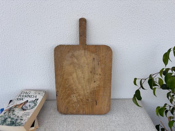 Vintage Turkish Wooden Cutting Board – Handmade Anatolian Kitchen Decor