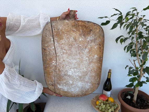 Vintage Wooden Bread Board: Rustic Farmhouse Kitchen Decor
