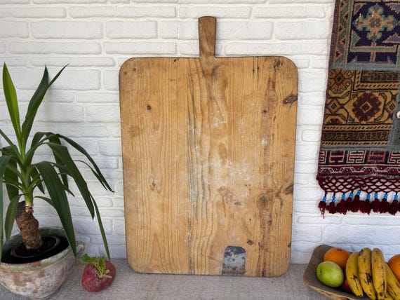 Vintage Wooden Bread Board: Rustic Farmhouse Kitchen Decor