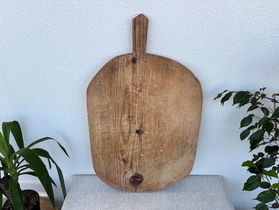 Vintage Wooden Cutting Board – Handmade Anatolian Kitchen Decor