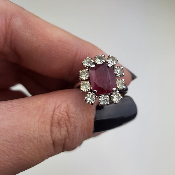 Vintage Christian Dior faux Ruby ring 1960s us 6 uk K eu 52