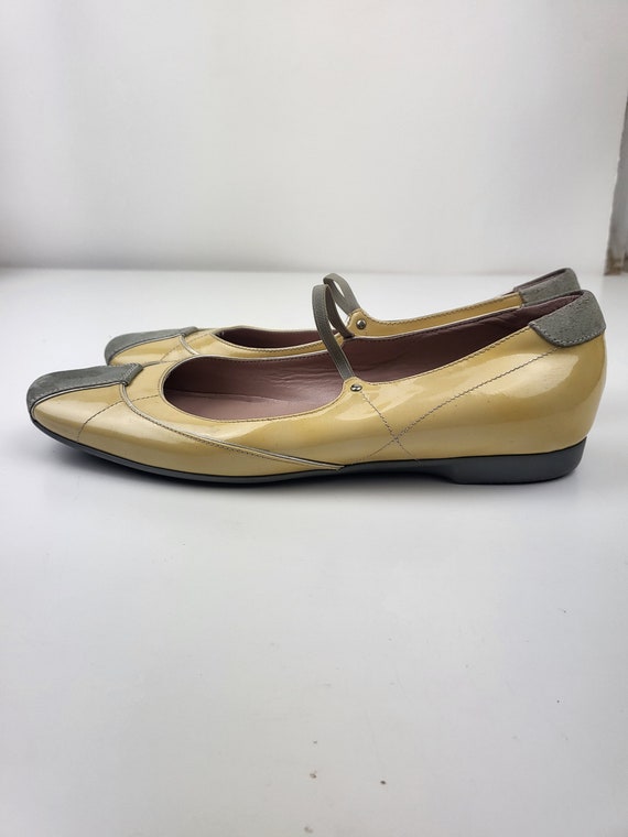 vintage Prada yellow Patent Leather square toe fl… - image 2