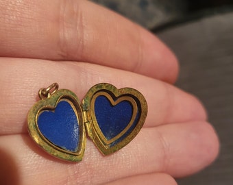 Vintage 1950 small locket 9k solid gold front and back