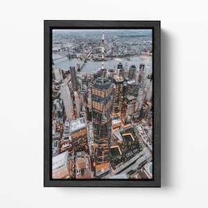 Freedom Tower Veganer Ledergerahmter Druck: Manhattan Skyline Kunst
