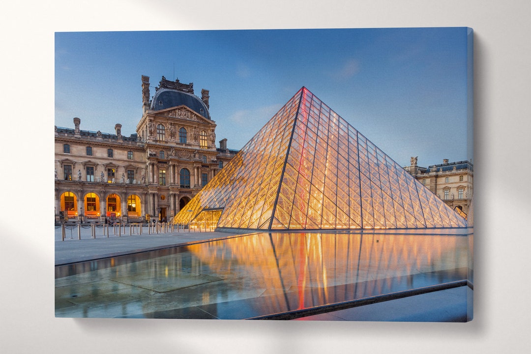 Louvre Museum in Paris, Frankreich Eco Leder Druck auf Leinwand, Made in  Italy