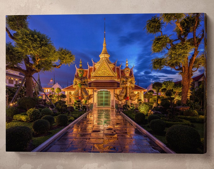 Thotsakan and Sahatsadecha Wat Arun Temple Bangkok Wall Art Canvas Eco Leather Print, Made in Italy!