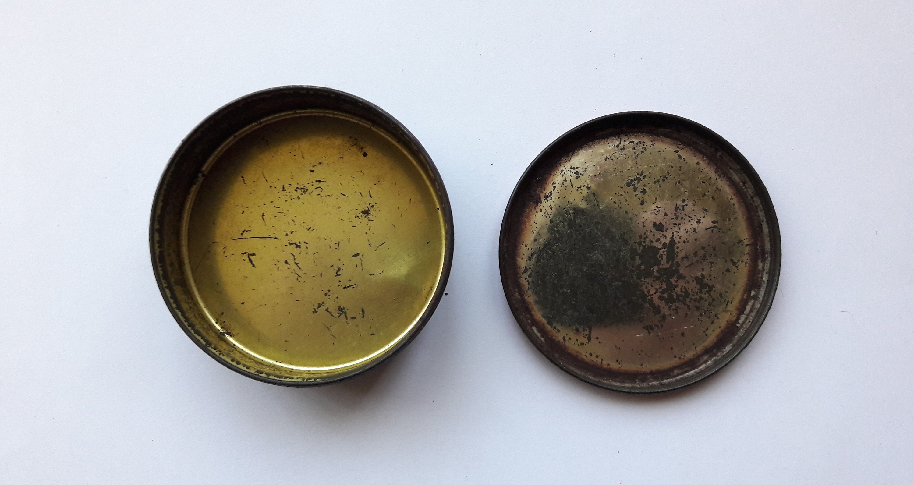 Lloyds Bondman Rich Dark Virginia Tobacco Tin