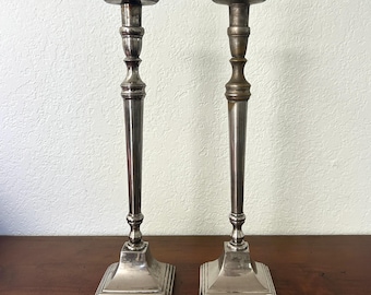 100 Jahre alte antike 16 "versilberte Messing-Kerzenhalter, blutendes silbernes Altarpaar