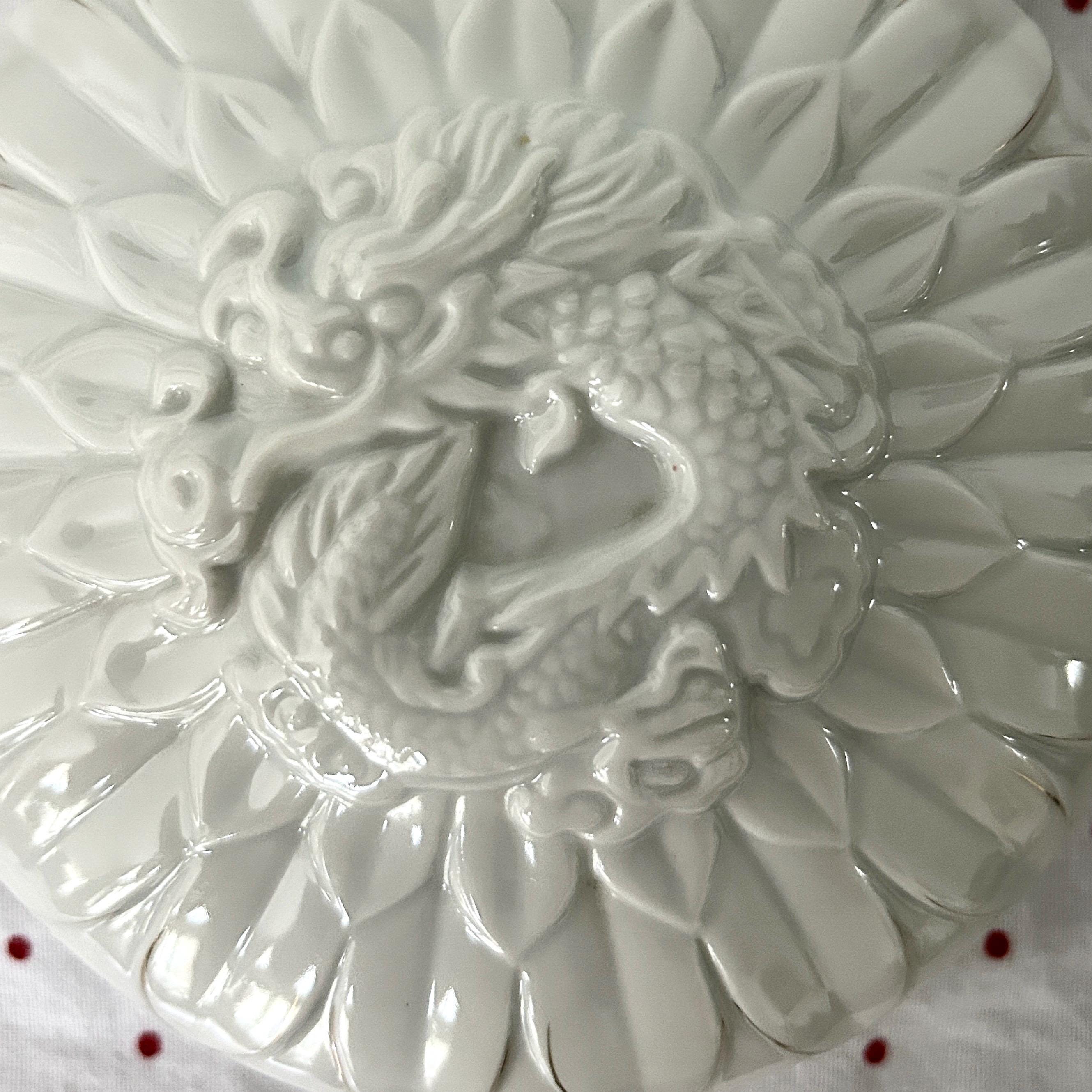 Vintage Elizabeth Arden Cabriole Royal Dragon Porcelain Trinket