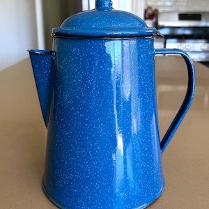 Vintage Blue Speckled Graniteware Enamelware 8-Cup Camping Coffee Pot – Rustic Kitchen Decor